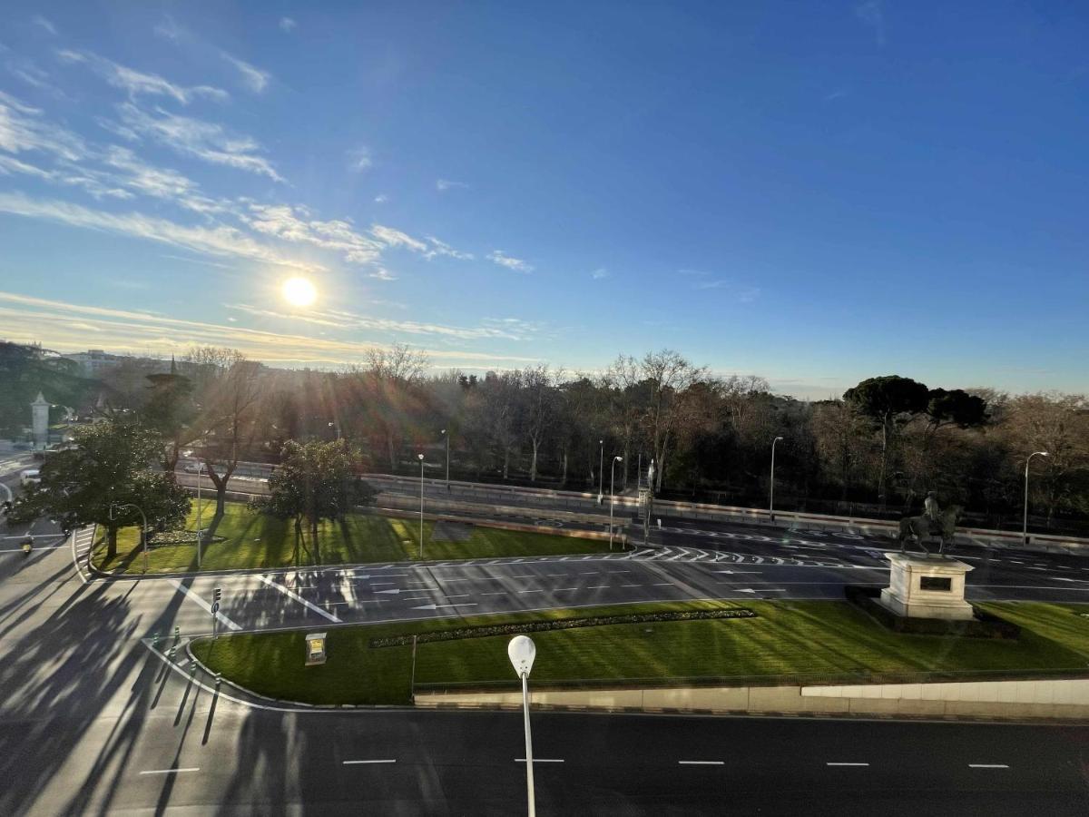 Apartamento Con Vistas Al Parque Del Retiro Madrid Bagian luar foto