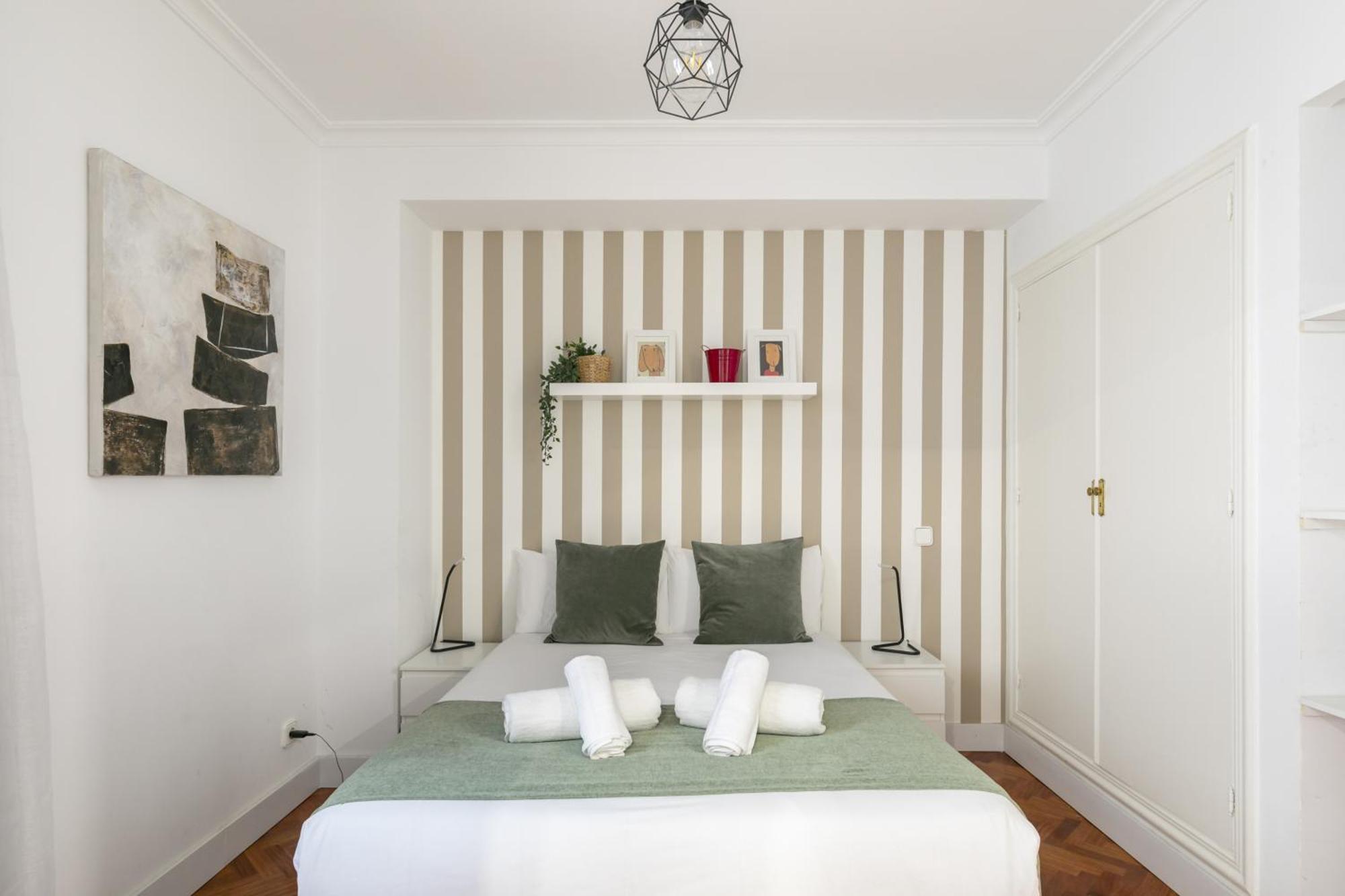 Apartamento Con Vistas Al Parque Del Retiro Madrid Bagian luar foto